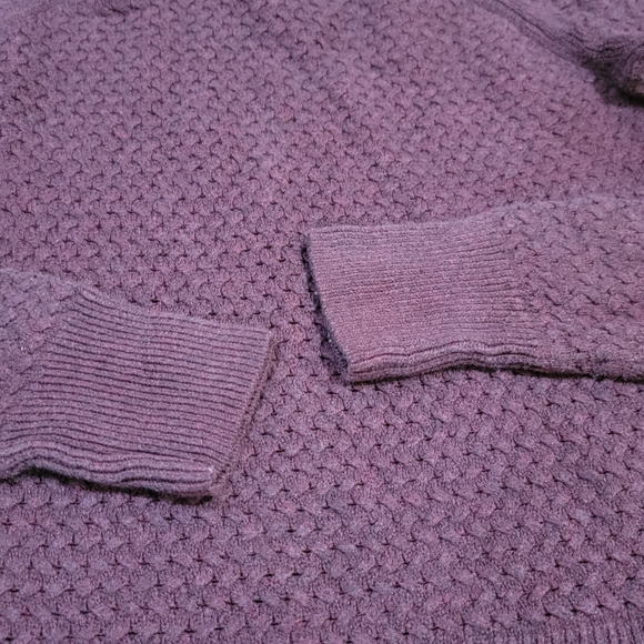 American Eagle Outfitters sweater - Picture 7 of 9